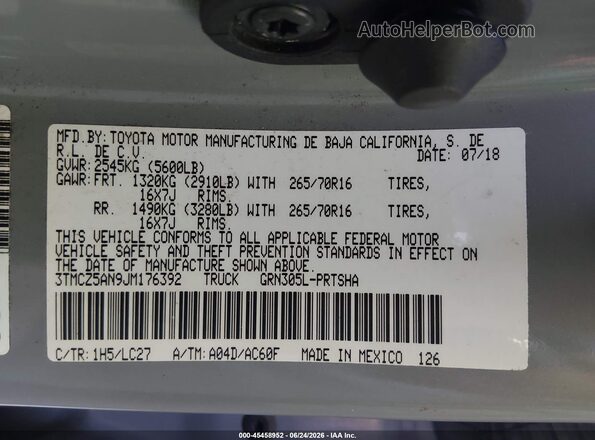 3TMCZ5AN9JM176392 2018 TOYOTA TACOMA Light Blue Vista del compartimento del motor