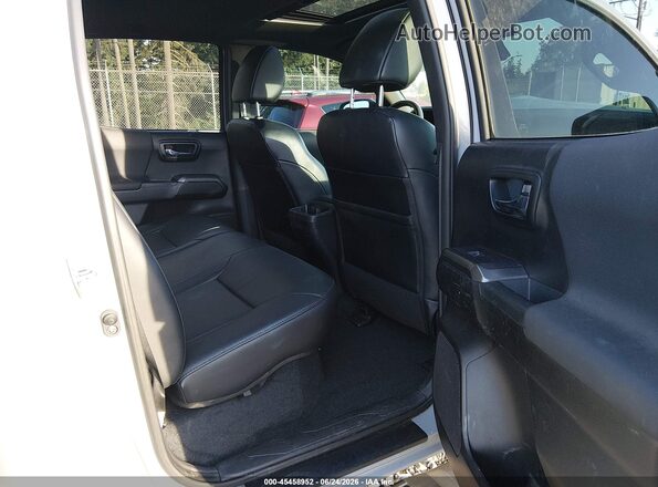 3TMCZ5AN9JM176392 2018 TOYOTA TACOMA Light Blue 