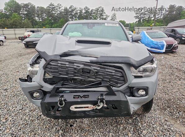 3TMCZ5AN9LM306612 2020 TOYOTA TACOMA Silver Widok z przodu