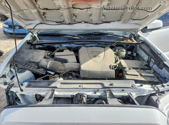 3TMDZ5BN8MM107832 2021 TOYOTA TACOMA White უკანა სალონის ხედი