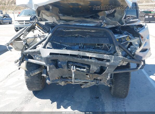3TMDZ5BNXHM027485 2017 TOYOTA TACOMA Silver Front view