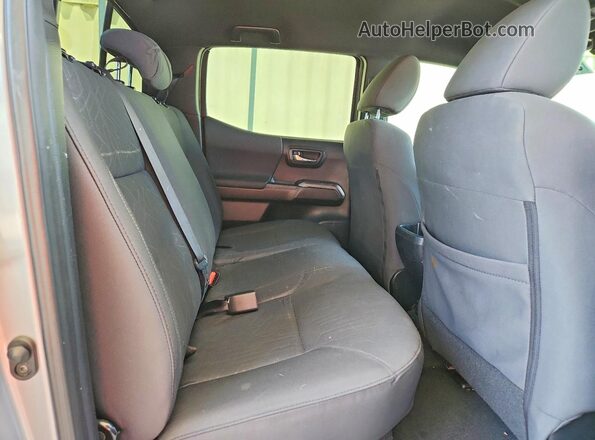 3TMDZ5BNXJM040842 2018 TOYOTA TACOMA Silver Հետևի նստատեղերի տեսք