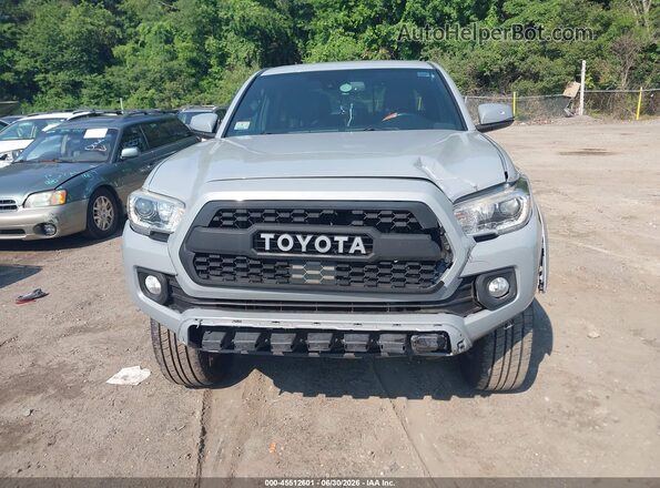 3TMGZ5AN1JM159006 2018 TOYOTA TACOMA Light Blue Вид щитка приборов