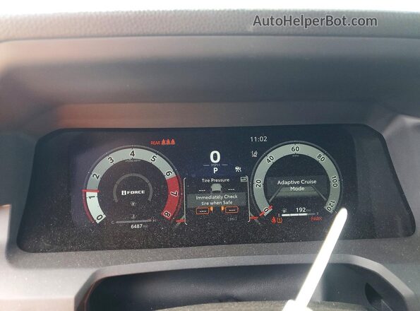 3TMKB5FN2SM052670 2025 TOYOTA TACOMA Brown ხელსაწყოთა პანელის ხედი