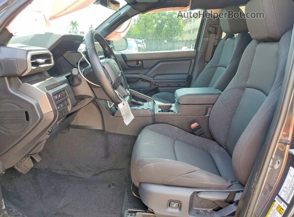 3TMKB5FN2TM059880 2026 TOYOTA TACOMA Серый Вид салона спереди
