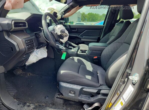 3TMKB5FN4RM023505 2024 TOYOTA TACOMA Charcoal Widok wnętrza z przodu