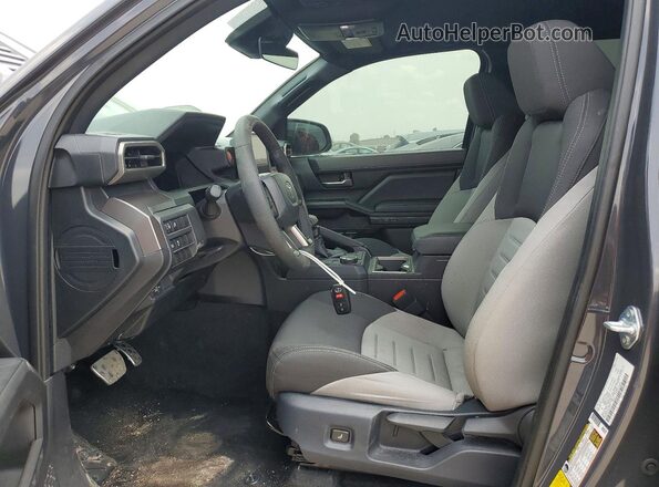 3TMKB5FN4TM057239 2026 TOYOTA TACOMA Серый Вид панели приборов
