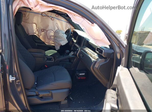 3TMKB5FN5TM057119 2026 TOYOTA TACOMA Gray Вид салону спереду
