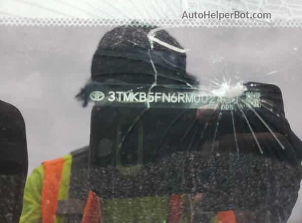 3TMKB5FN6RM002400 2024 TOYOTA TACOMA Black Widok naklejki z numerem VIN