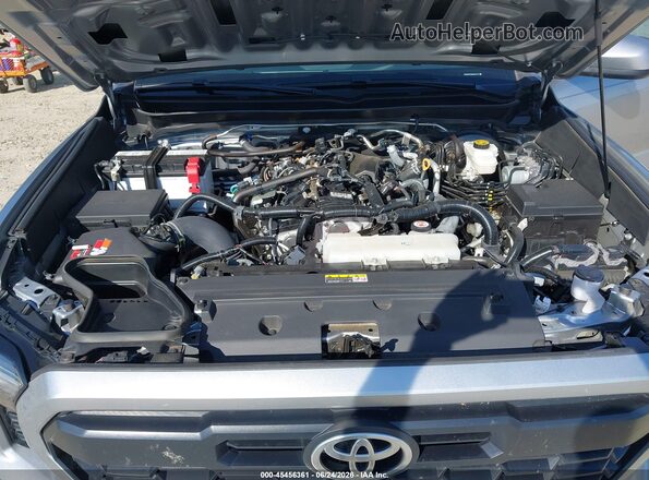 3TMKB5FN6RM020735 2024 TOYOTA TACOMA Silver Вид ззаду