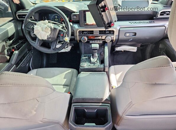 3TMKB5FN6TM062846 2026 TOYOTA TACOMA Silver 