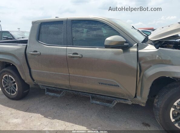 3TMKB5FN8TM061763 2026 TOYOTA TACOMA Green Вид задньої частини салону