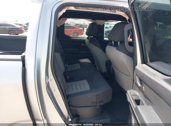 3TMLB5FN1SM027005 2025 TOYOTA TACOMA Silver VIN კოდის სტიკერის ხედი