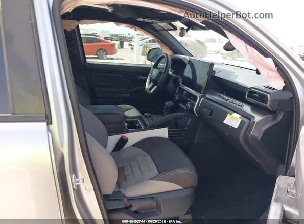 3TMLB5FN1SM027005 2025 TOYOTA TACOMA Silver წინა სალონის ხედი