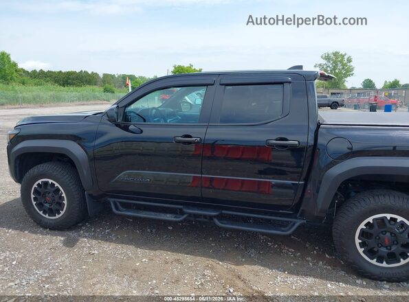 3TMLB5JN0RM015591 2024 TOYOTA TACOMA Black 360 interior view