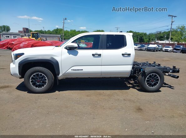3TMLB5JN0RM048493 2024 TOYOTA TACOMA White Vista interior de 360 grados