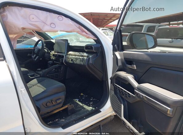 3TMLB5JN1SM195508 2025 TOYOTA TACOMA White Front interior view