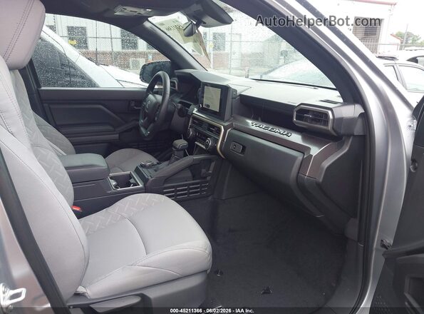 3TMLB5JN1TM225320 2026 TOYOTA TACOMA Gray წინა სალონის ხედი