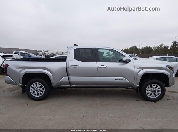3TMLB5JN2RM053193 2024 TOYOTA TACOMA Gray Widok wnętrza 360 stopni