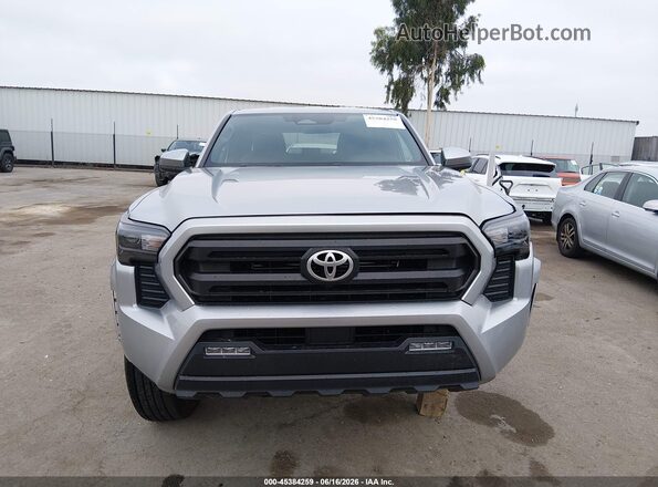 3TMLB5JN2RM053193 2024 TOYOTA TACOMA Gray Widok wnętrza z tyłu