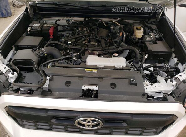 3TMLB5JN2RM076375 2024 TOYOTA TACOMA White Widok wnętrza z tyłu