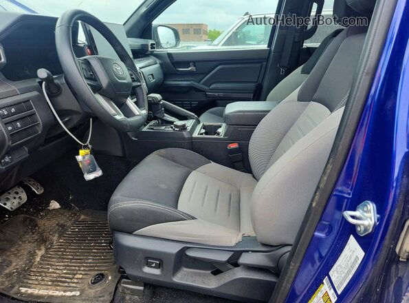 3TMLB5JN3RM081102 2024 TOYOTA TACOMA Blue Вид салону спереду