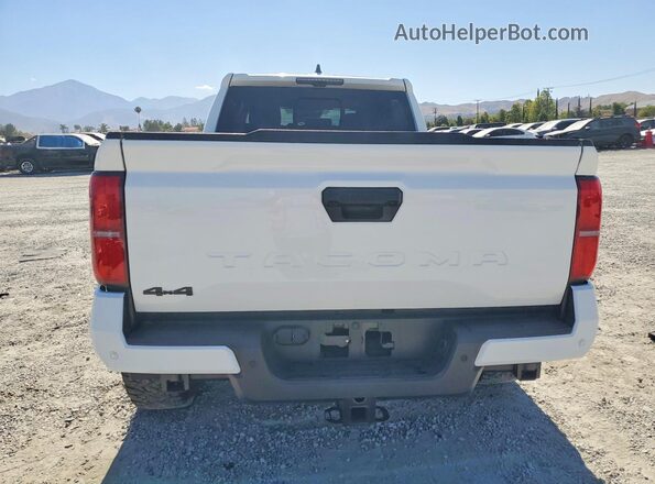 3TMLB5JN4RM026464 2024 TOYOTA TACOMA Белый Вид сзади