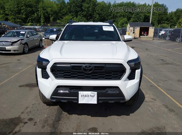3TMLB5JN5RM044617 2024 TOYOTA TACOMA White Rear interior view
