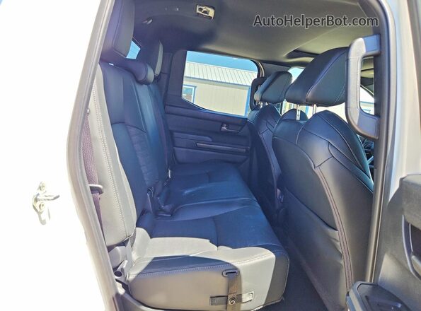 3TMLB5JN5RM067038 2024 TOYOTA TACOMA Белый Вид задних сидений