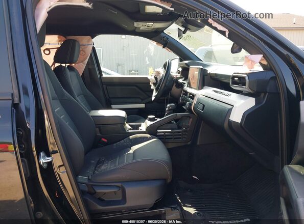 3TMLB5JN5RM070926 2024 TOYOTA TACOMA Black Вид салону спереду