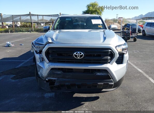 3TMLB5JN5TM253668 2026 TOYOTA TACOMA Silver Սարքավորումների վահանակի տեսք