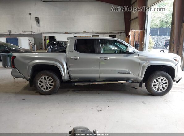 3TMLB5JN7RM006421 2024 TOYOTA TACOMA Silver Widok zestawu wskaźników