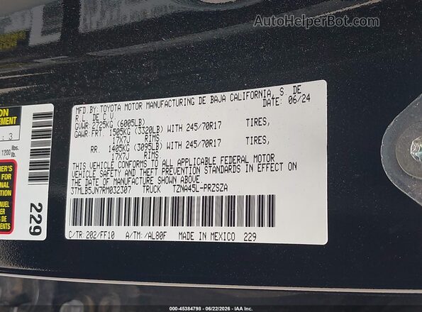 3TMLB5JN7RM032307 2024 TOYOTA TACOMA Black Widok komory silnika