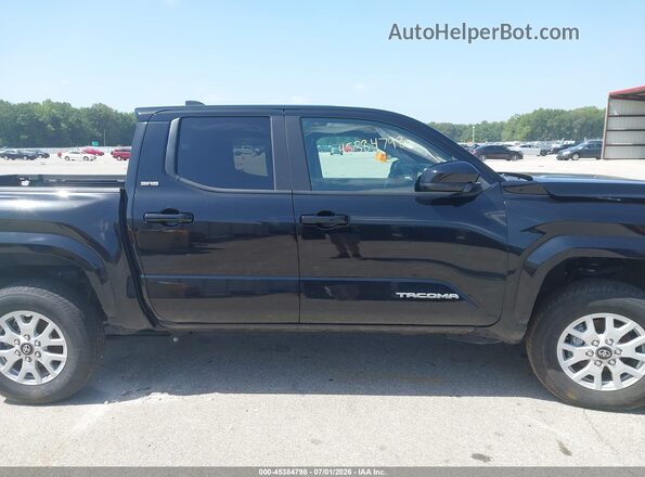 3TMLB5JN7RM032307 2024 TOYOTA TACOMA Black Widok wnętrza z tyłu