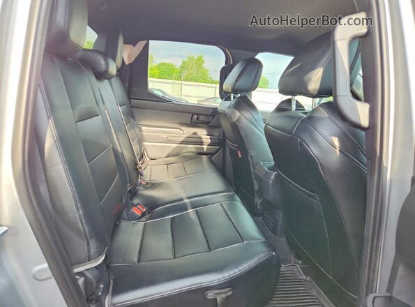 3TMLB5JN7SM149987 2025 TOYOTA TACOMA Silver Vista de los asientos traseros