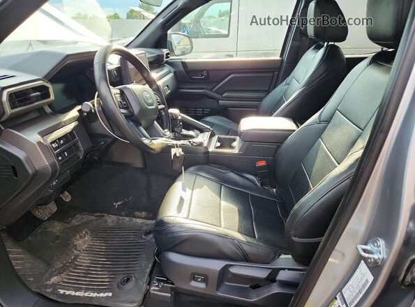 3TMLB5JN7SM149987 2025 TOYOTA TACOMA Silver Vista interior delantera