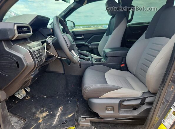 3TMLB5JN7SM185209 2025 TOYOTA TACOMA Gray Widok wnętrza z przodu