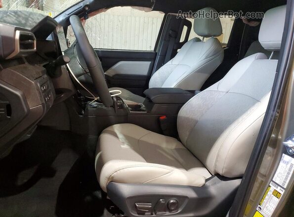 3TMLB5JN7TM255129 2026 TOYOTA TACOMA Green Вид салону спереду