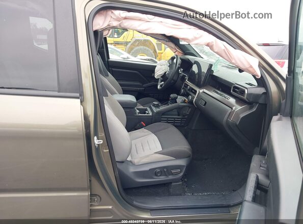 3TMLB5JN8RM085582 2024 TOYOTA TACOMA Green Widok wnętrza z przodu