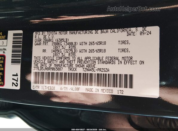 3TMLB5JN8RM065087 2024 TOYOTA TACOMA Silver ძრავის განყოფილების ხედი