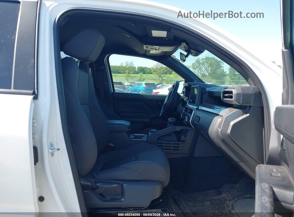 3TMLB5JN8SM130073 2025 TOYOTA TACOMA White Vista interior delantera
