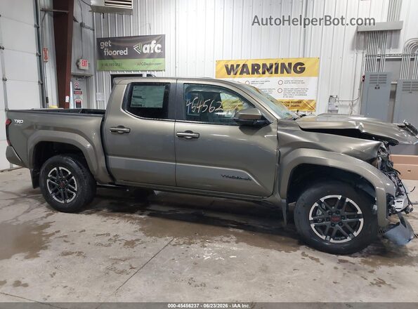 3TMLB5JN8TM253910 2026 TOYOTA TACOMA Brown Widok wnętrza z tyłu
