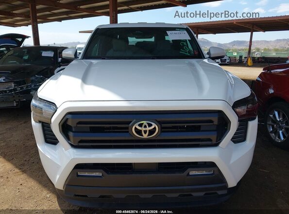 3TMLB5JN8TM268262 2026 TOYOTA TACOMA White უკანა სალონის ხედი