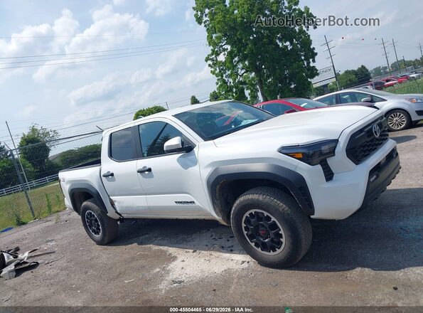 3TMLB5JNXRM011936 2024 TOYOTA TACOMA White Vista interior trasera