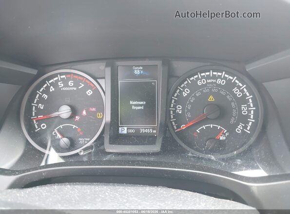 3TYAX5GN7MT011745 2021 TOYOTA TACOMA Red Vista de los asientos traseros