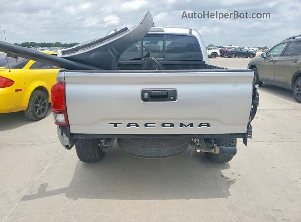 3TYAX5GN8PT072235 2023 TOYOTA TACOMA Silver Widok z tyłu