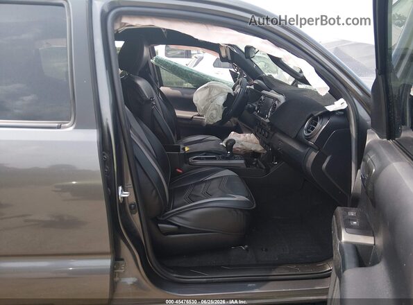3TYCZ5AN1PT123778 2023 TOYOTA TACOMA Gray Front interior view