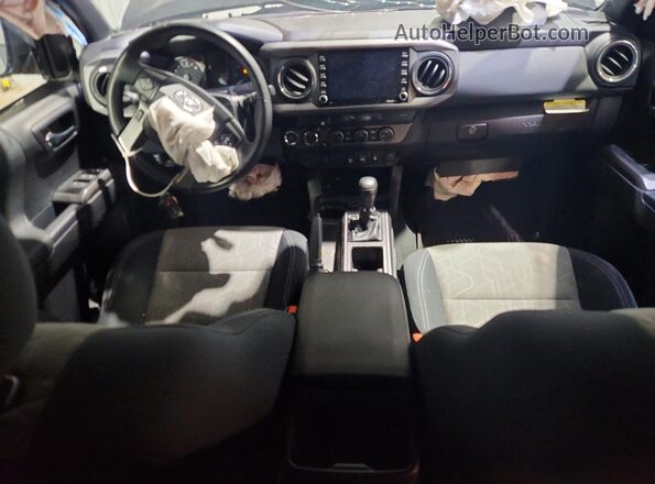 3TYCZ5AN2PT152464 2023 TOYOTA TACOMA Black Առջևի վահանակի տեսք