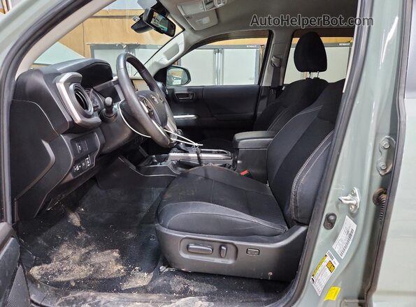 3TYCZ5AN5PT114579 2023 TOYOTA TACOMA Gray Vista interior delantera