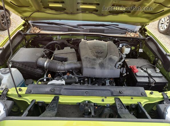 3TYCZ5AN7PT159409 2023 TOYOTA TACOMA Green Вид задньої частини салону
